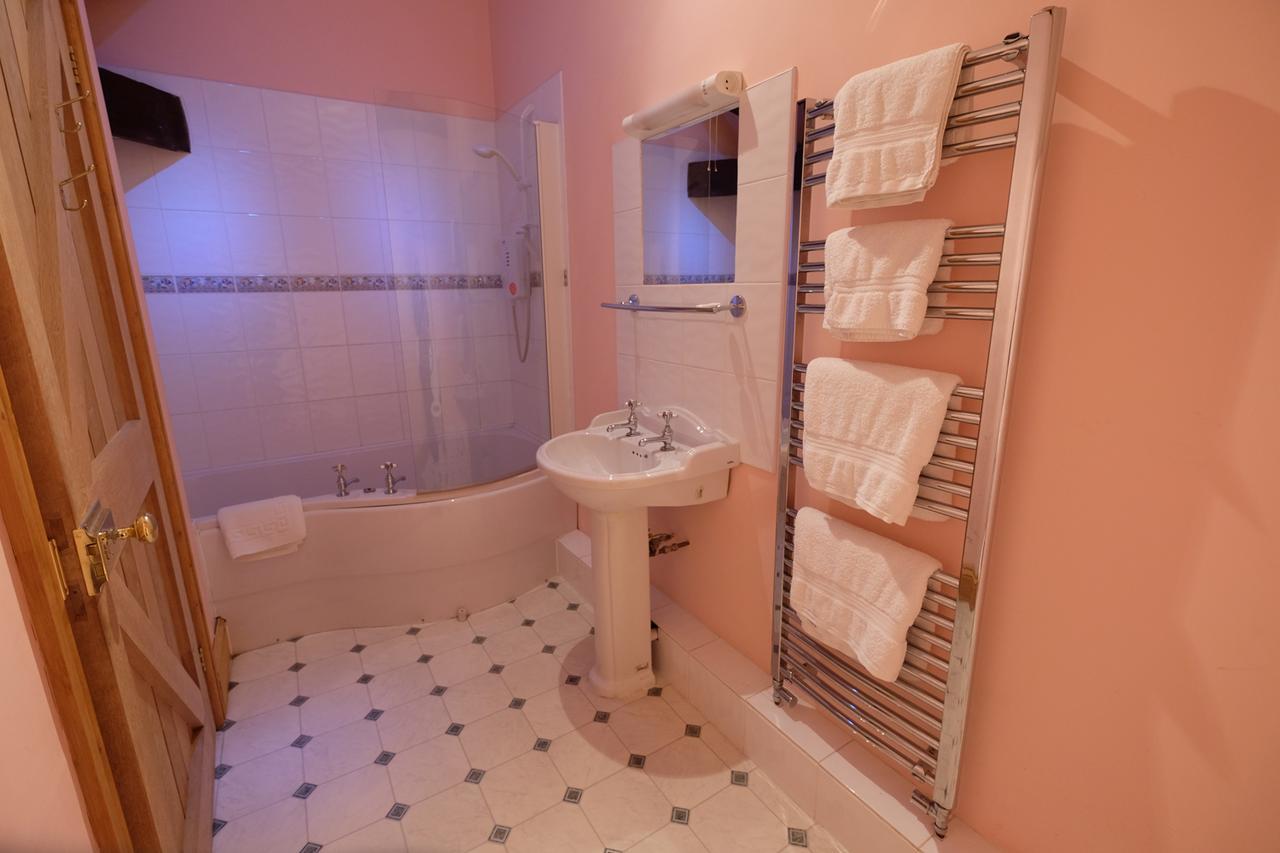 Brynderwen Bed & Breakfast Llangorse Ngoại thất bức ảnh